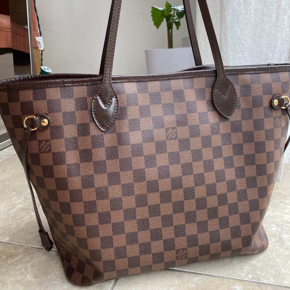 Louis Vuitton Neverfull MM Bag